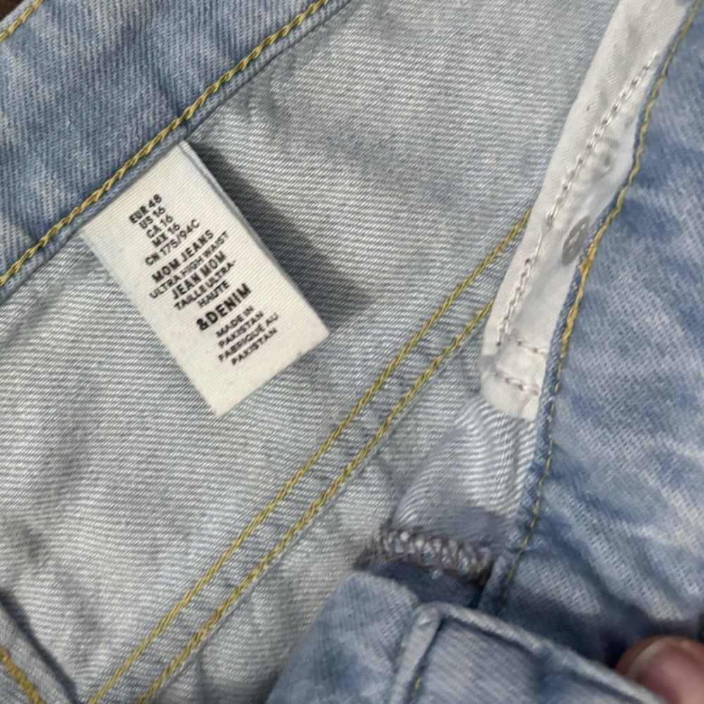 &Denim ultra high waist mom jeans distressed size 16 light wash GUC - Picture 3 of 4